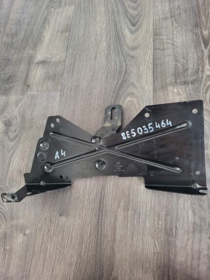 Držák zesilovače Audi A4 8E5035464
