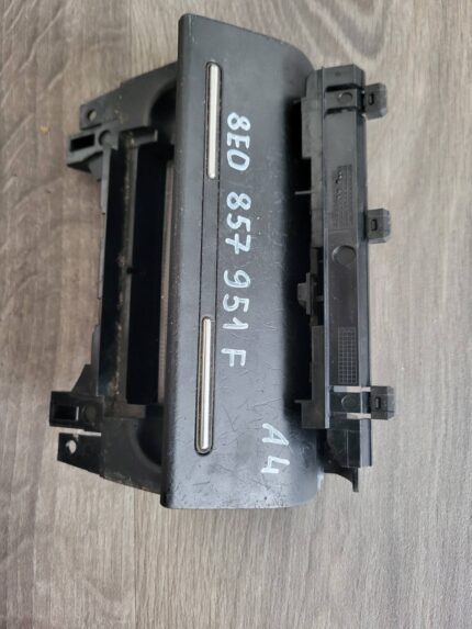 Popelník před audi a4 b6 b7 8E0857951F