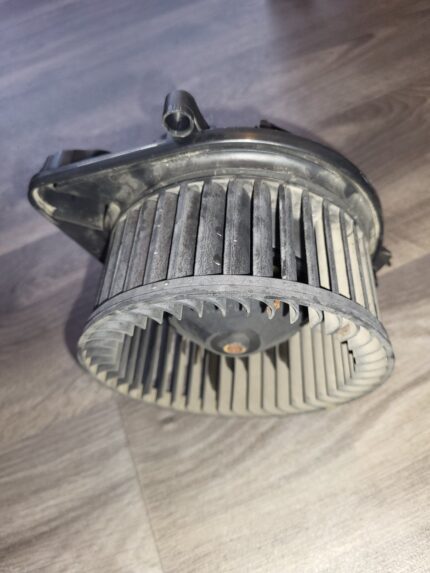 Ventilátor topení Audi A4 B6 8E1820021A