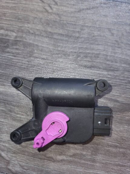 Motorek klapky topení klimatizace Audi A4 B6 0132801300 8E1820511A