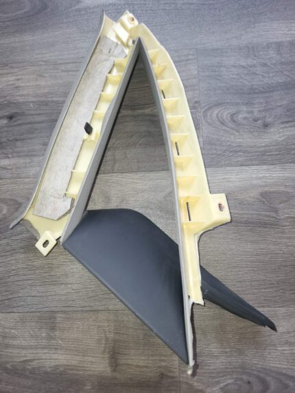 Obložení zadního sloupku, levé Audi A4 S4 B7 8E 8H 8E5867287