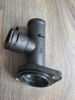 Příruba chladiva Audi A4 B6 03L121121A