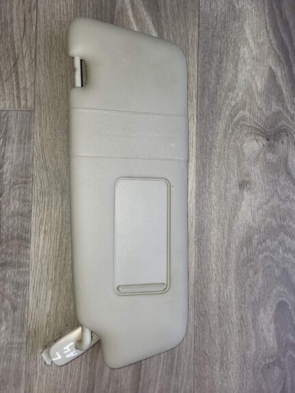 Sluneční clona levá Audi A4 B6 8E0857551A J45