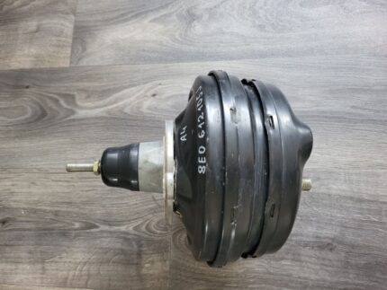 Posilovač brzd Audi A4 8E0612105J