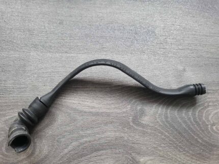 Trubka ohřívače Audi A4 8E1260113A