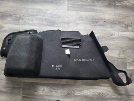 Tapacír kufru pravý záď AUDI A4 B6 B7 8E5863888A 2Z3