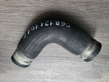 Trubka Audi A4 06B121101C