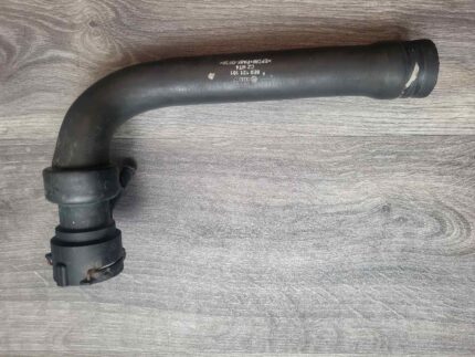 Hadice chladicího systému Audi A4 8E0121101