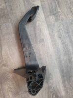 Spojková pedál AUDI A4 01-09 8E1721316 - Obrázek 3