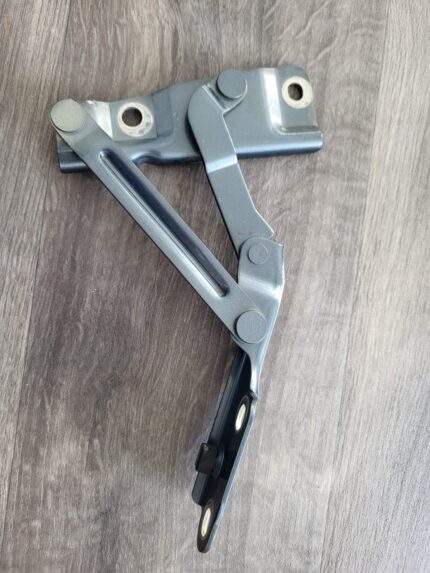 Závěs kapoty levý Škoda Fabia  6Y0823301A