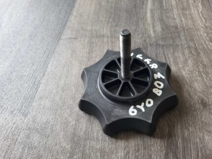 Šroub pro upevnění rezervního kola Škoda Fabia 6Y0803899A