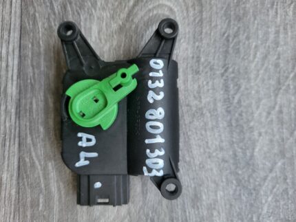 Motorek klapky topení klimatizace Audi A4 B6 0132801303 8E1820511B