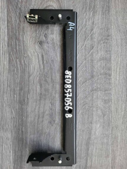 Příčka předního panelu Audi A4 B6 8E0857056B