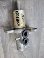 Hlavní brzdový válec Audi A4 8E0611021 - Obrázek 2