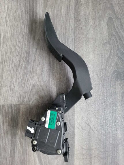 Potenciometr plynového pedálu Audi A4 8E1721523A