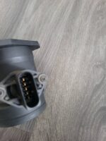 Snímač protékajícího množství vzduchu Audi A4 06B133471A 0280218058 - Obrázek 2