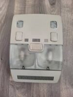 Stropní vnitřní světlo Audi A4  8E0947135D EC3