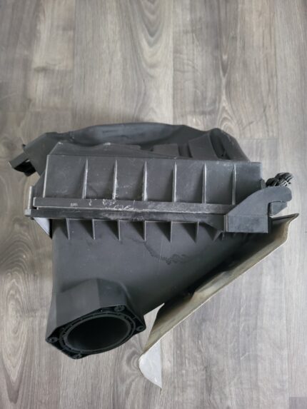 Obal filtra vzduchu Audi A4 06B133837AG 06C133843