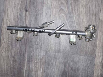 Vstřikovací lišta Audi A4  058133681