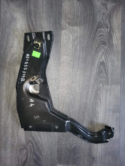 Držák palubní desky Audi A4 8E1857319B