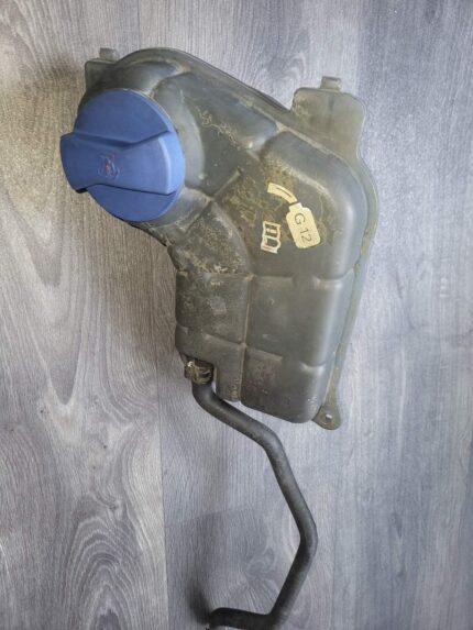 Vyrovnávací nádoba, chladivo Audi A4 8E0121403