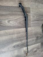 Držák stěrače přední levý CHEVROLET NUBIRA /LACETTI 96476708