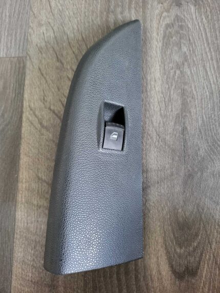 Ovládání Praveho okna ŠKODA FABIA 6Y1867228