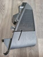 Držák zadní police pravý  Škoda Fabia 6Y6867764D