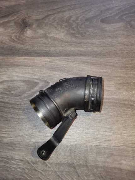 Hadice sání AUDI A4(B5) A6(C4,C5) VW PASSAT B5 06B133356