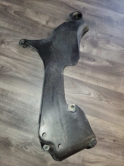 Ochrana karoserie  Audi A4 8E0825219B