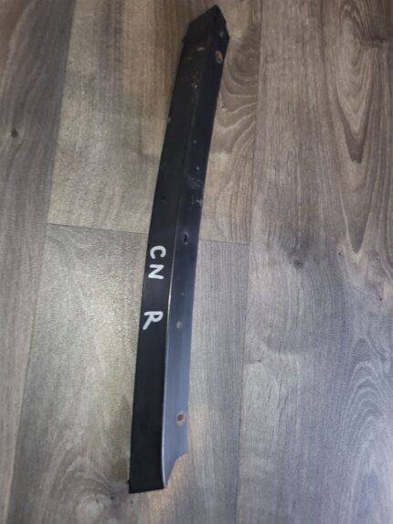 Vertikální přední pravá dveřní lišta CHEVROLET NUBIRA /LACETTI kombi 96548099