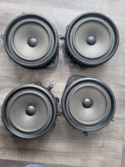 Reproduktor basový Audi A4