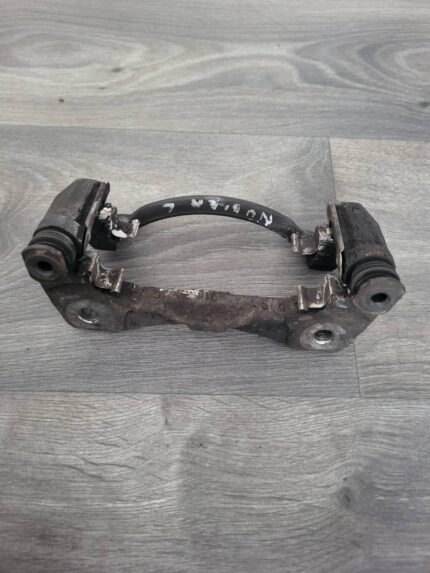 Svorka brzdového třmenu předního levého kola CHEVROLET NUBIRA /LACETTI 96418873