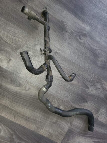 Potrubí chladiva AUDI A4 B6 2,0i 06B121065AA