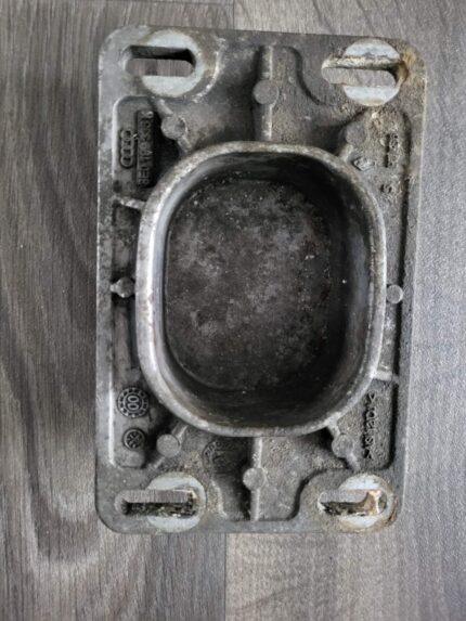 Přední podpěra Audi A4 8E0199335K