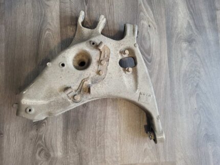 Páka zadní levá AUDI A4 B6 8E0505311S