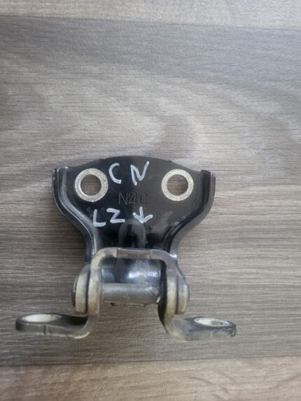 Závěs zadních dveří  levý spodní CHEVROLET NUBIRA /LACETTI 96547673