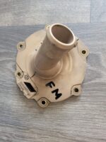 Příruba vodního čerpadla Ford Mondeo Transit XS7Q-8A578