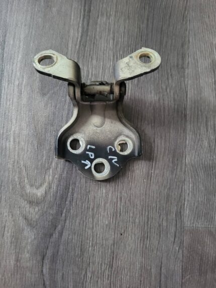 Závěs předních dveří levý horní CHEVROLET NUBIRA /LACETTI 96547421