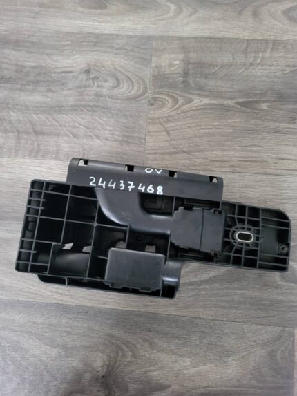 Držák pojistkové skříňky Opel Vectra C 24437468