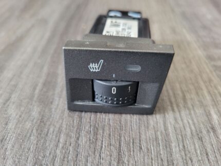 Přepínač ohřívání sedačky Opel Vectra C 02-08 13138252