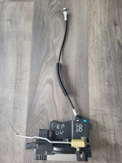 Zámek pravých předních dveří Opel Vectra C 02-08 13157762